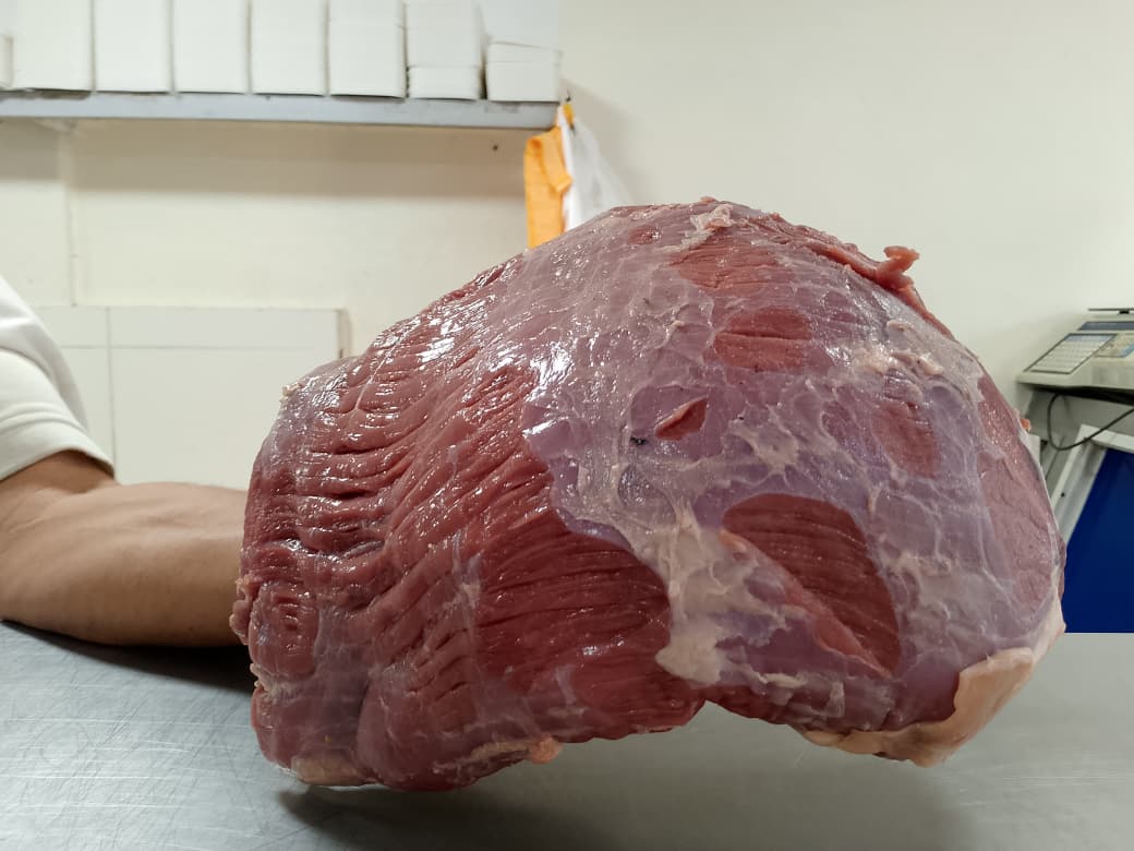 Familias en aprietos para adquirir carne para las hallacas