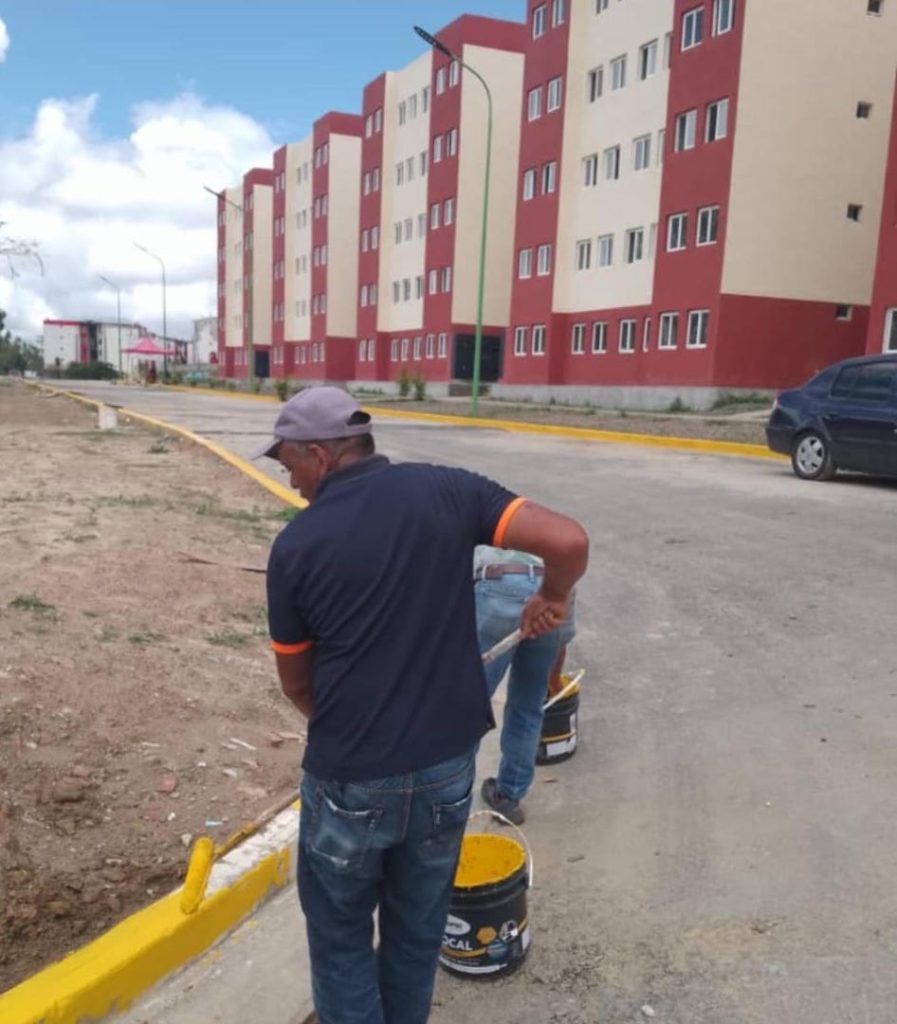 Refugiados piden acelerar entrega de apartamentos