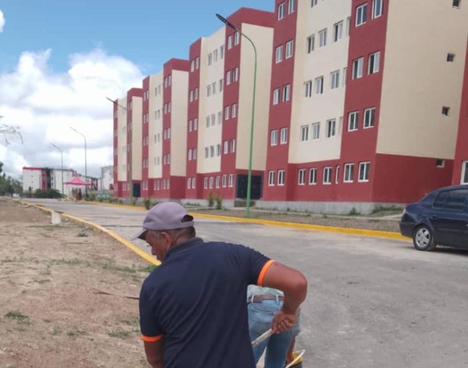 Refugiados piden acelerar entrega de apartamentos