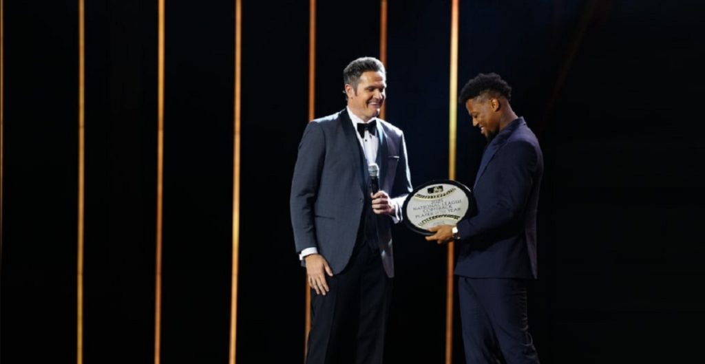 Acuña gana el premio al Regreso del Año
