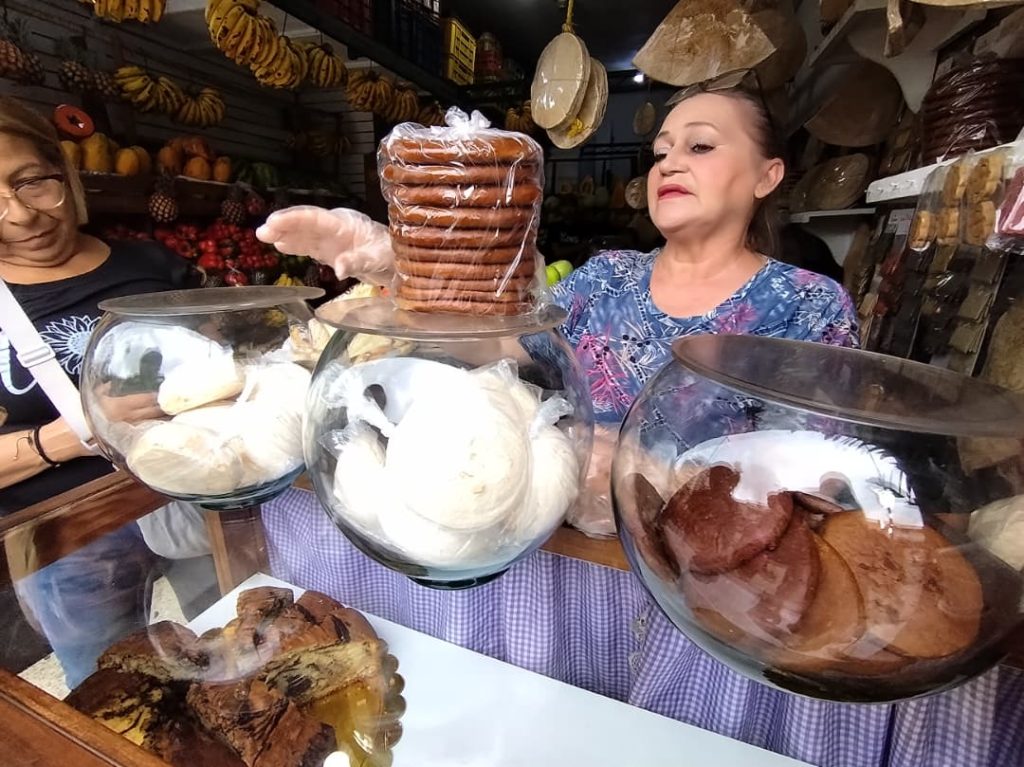 Retorna dulcería criolla en avenida Independencia