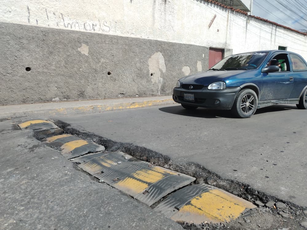 Reductor de velocidad se convierte en un dolor de cabeza
