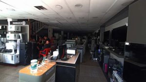 El apagón paralizó la actividad en comercios