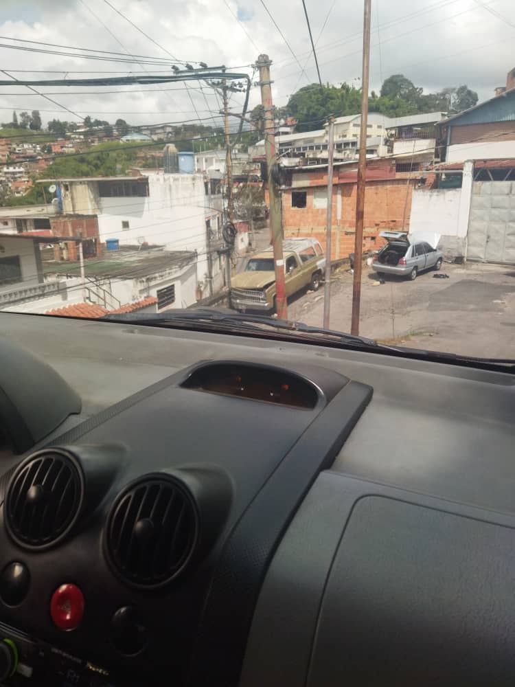 Denuncian obstaculización vial en Lomas de Josefa