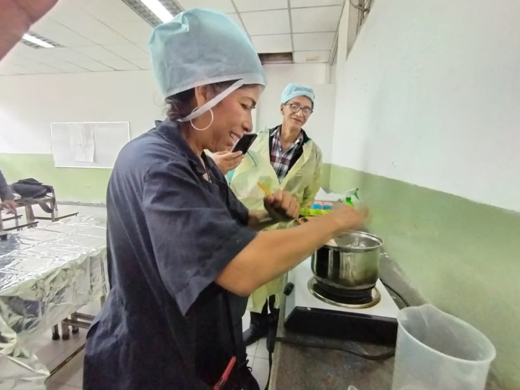 22 emprendedores se alistan para graduación