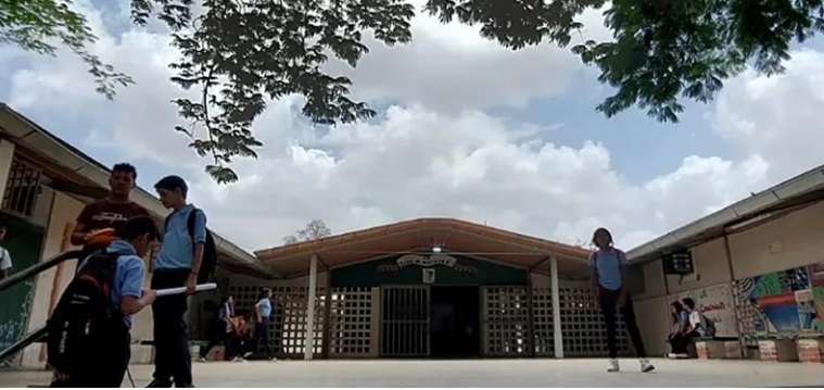 Estudiante golpeó a compañera y causó incendio en liceo