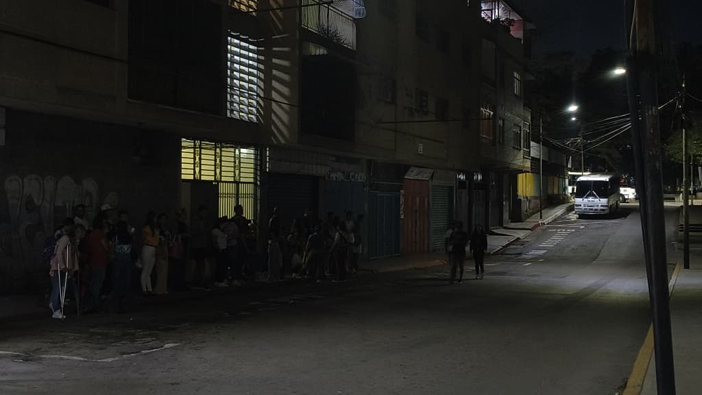 Piden alumbrado para la calle Roque Pinto