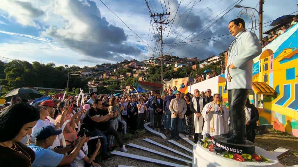 José Gregorio es inmortalizado con estatua en Los Teques