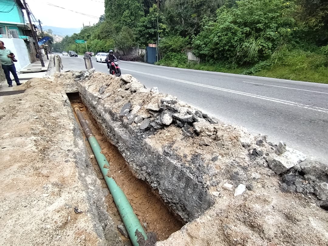 Tubería en Los Alpes es reparada por Hidrocapital