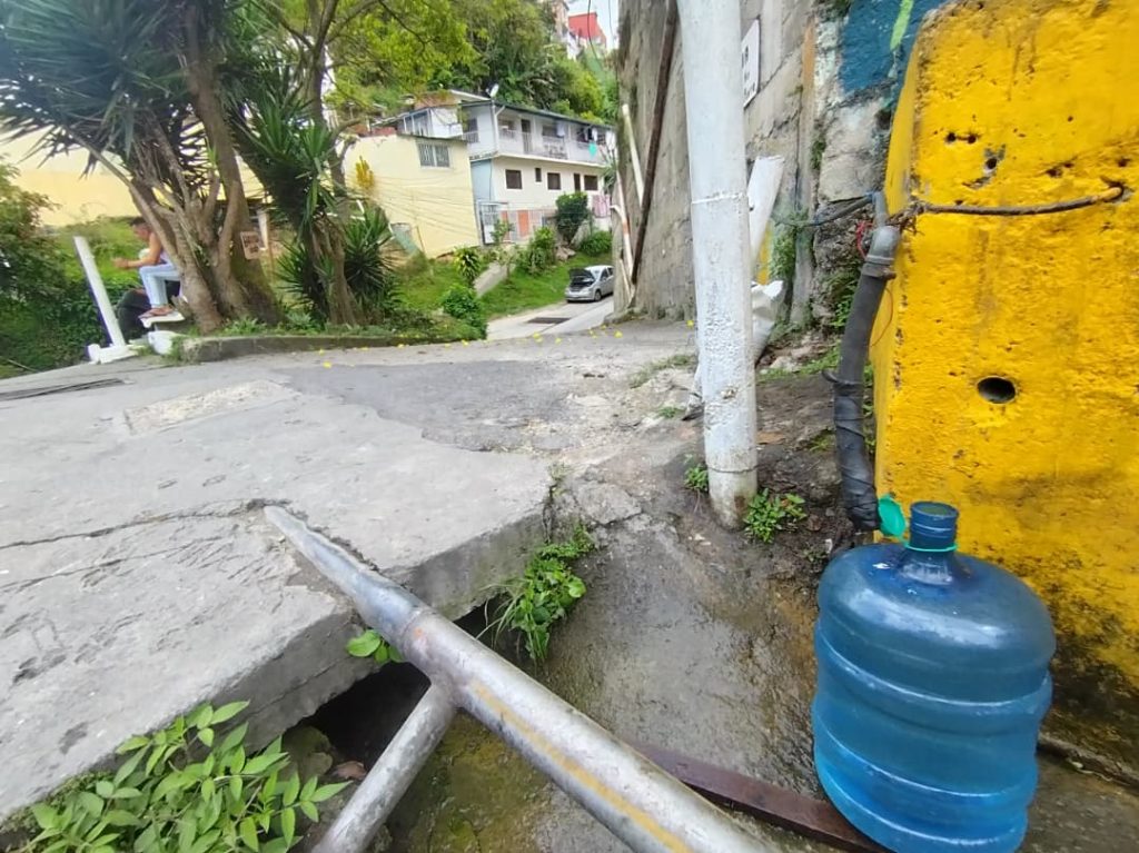 A El Manantial llega el agua cada 15 días  