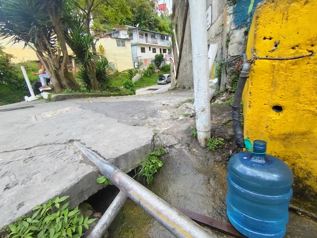A El Manantial llega el agua cada 15 días  