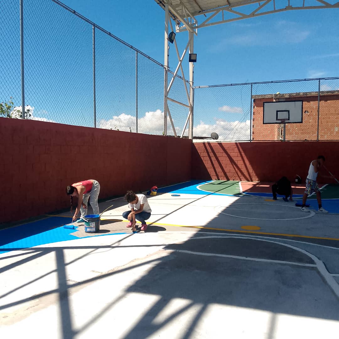 Rehabilitan cancha en Guaremal