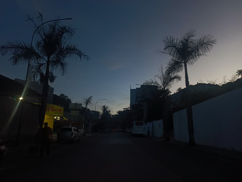 Seis luminarias de la avenida Miranda están quemadas