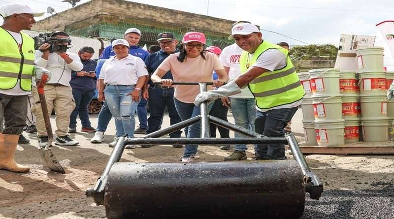 Anuncian inicio de asfaltado en el corredor Caracas – La Guaira