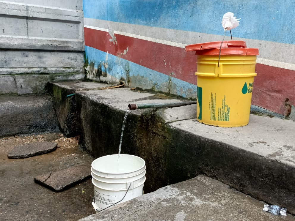 Sorprendidos y molestos por el cierre de el chorrito