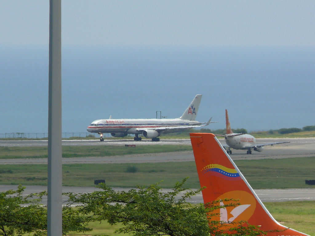 EE.UU declara “peligro aéreo” en Venezuela hasta 2026