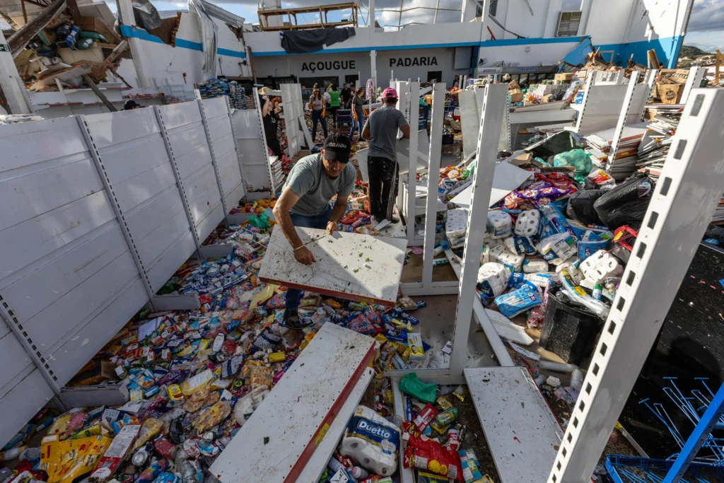 Brasil declara calamidad pública: tornado deja muertos y heridos