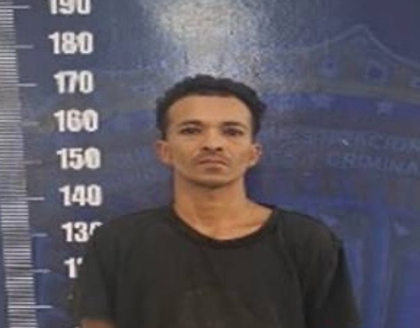 Atrapado tras robar en escuela