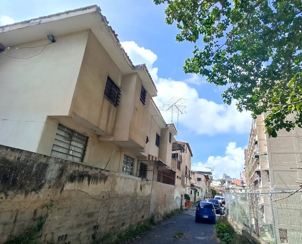 Pacientes de la SRI son agredidos por “mala” vecina