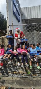 niños con santa claus
