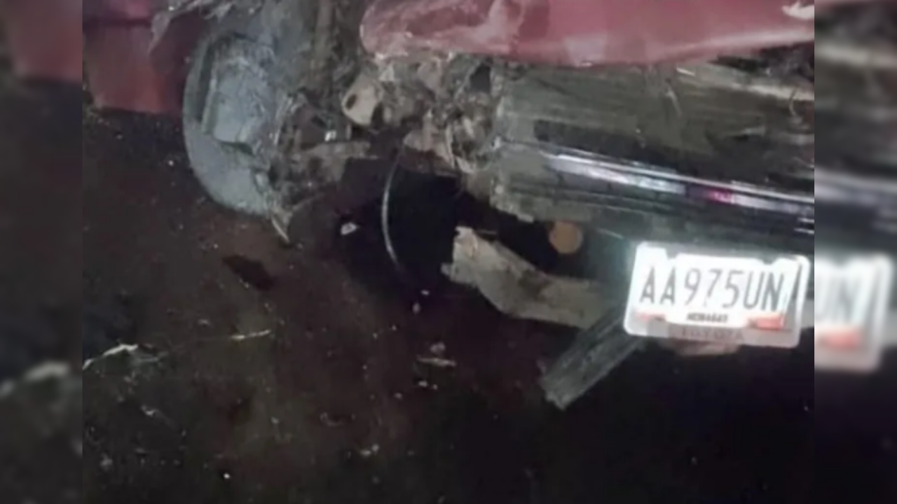 Dos muertos y tres heridos en accidente vial