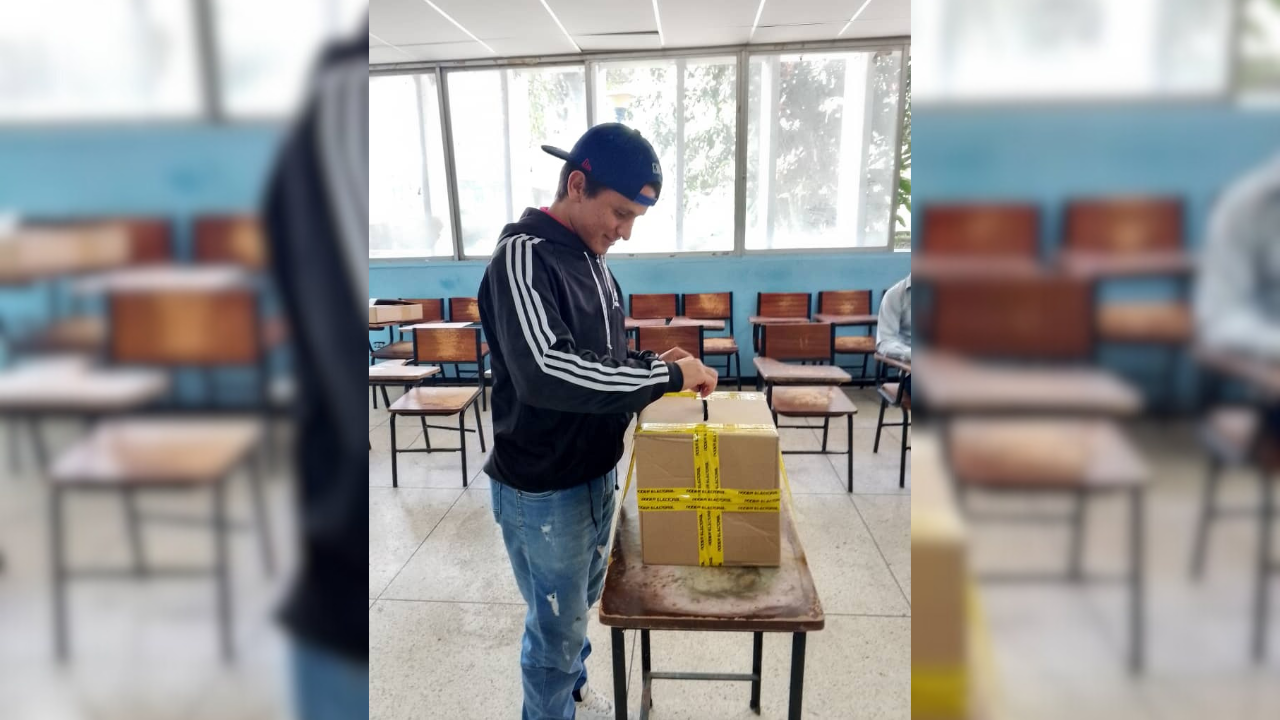 Estudiantes de la UBV escogen consejo estudiantil 