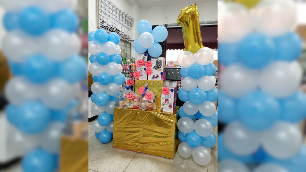 Tienda festeja aniversario premiando a sus clientes