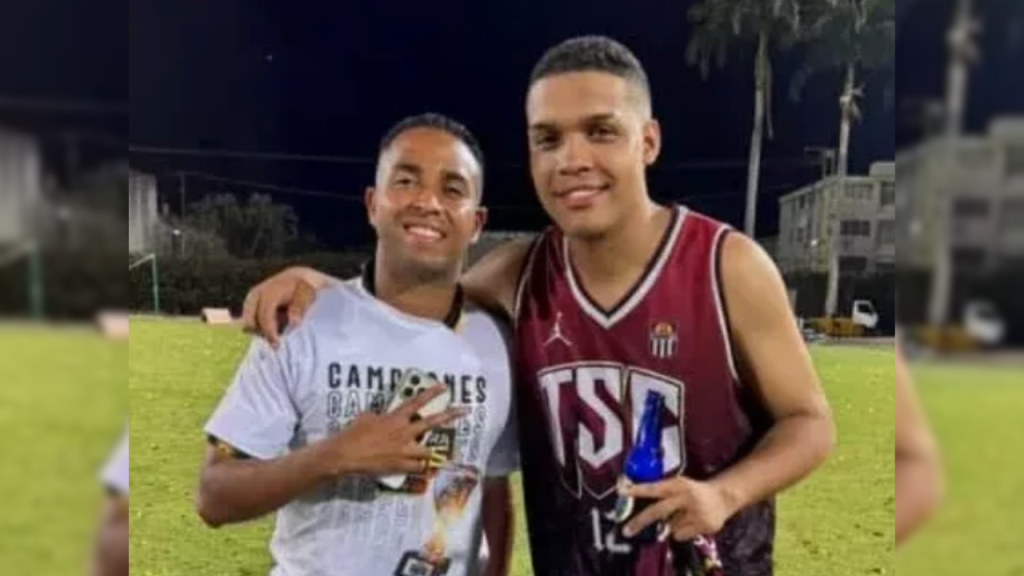 Mueren en choque dos hinchas del fútbol