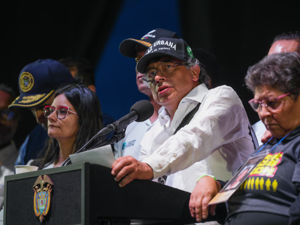Investigan al presidente Petro por realizar supuesto acto público con criminales