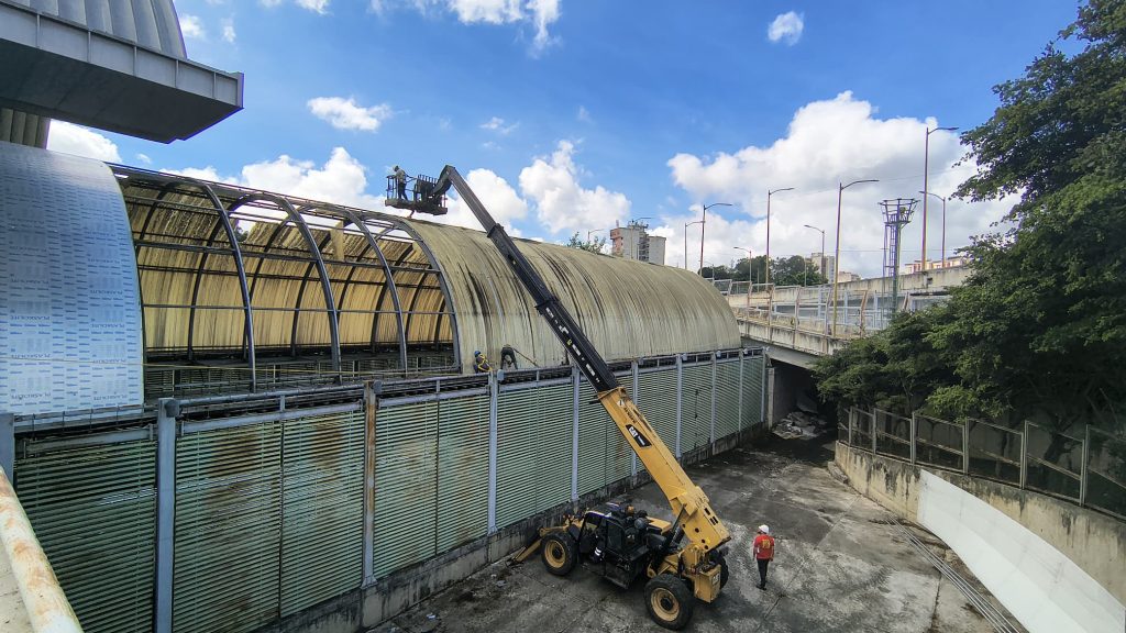 Sustituyen techo en estación Alí Primera del Metro