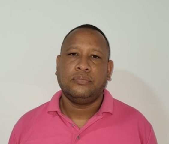 Preso por vender medicina en la calle