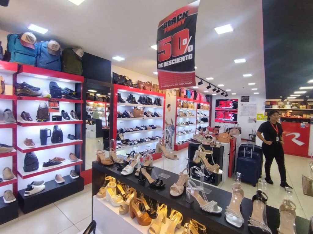 Black Friday toma negocios en los Altos