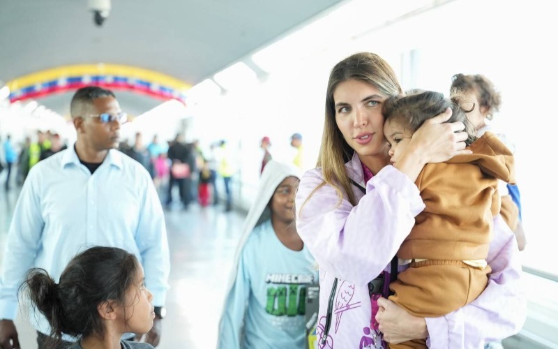 Retorno vuelo 84 con migrantes venezolanos