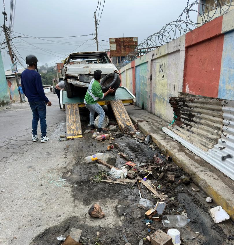 Arranca en Carrizal jornada de remoción de vehículos abandonados