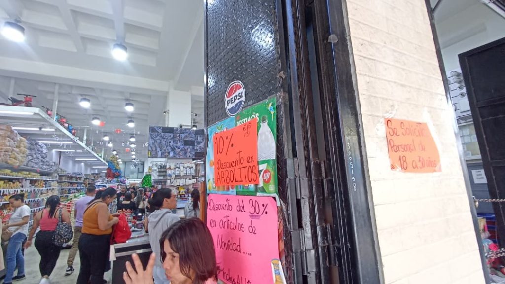 Llegan descuentos en árboles de Navidad