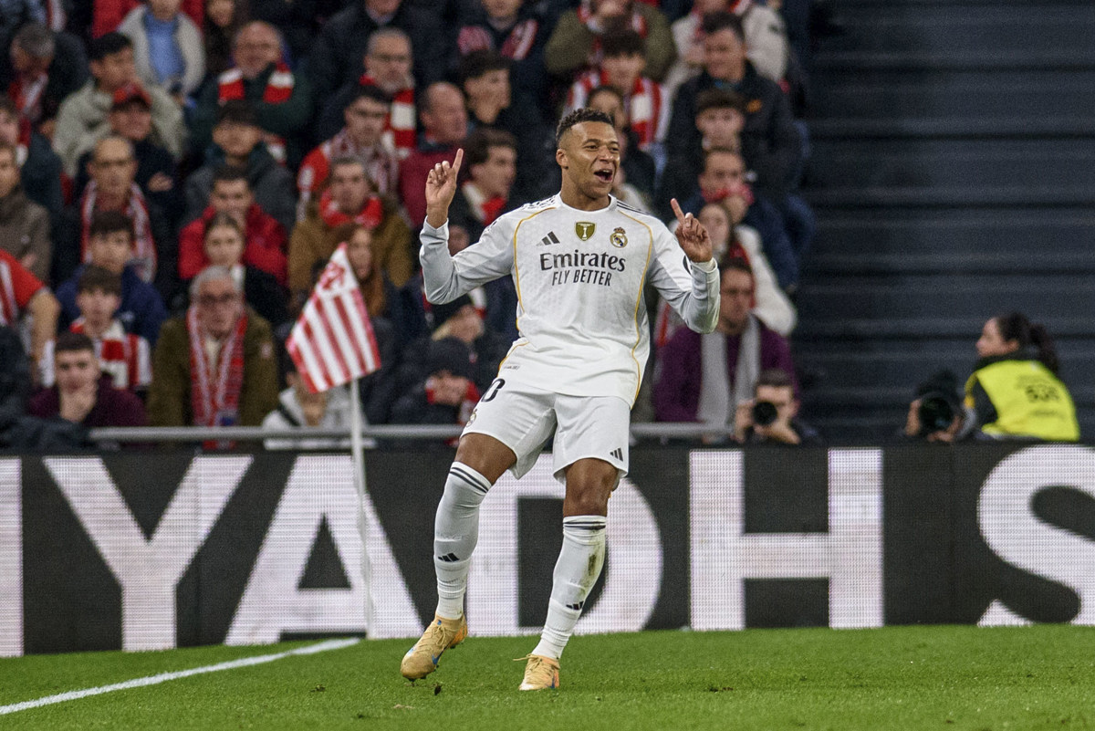 Real Madrid supera crisis con un heroico Mbappé