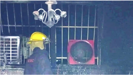 Muere hombre y su mascota por corto circuito de luces de navidad