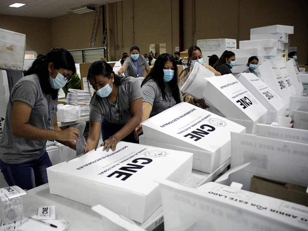 CNE de Honduras inicia escrutinio para definir resultados presidenciales