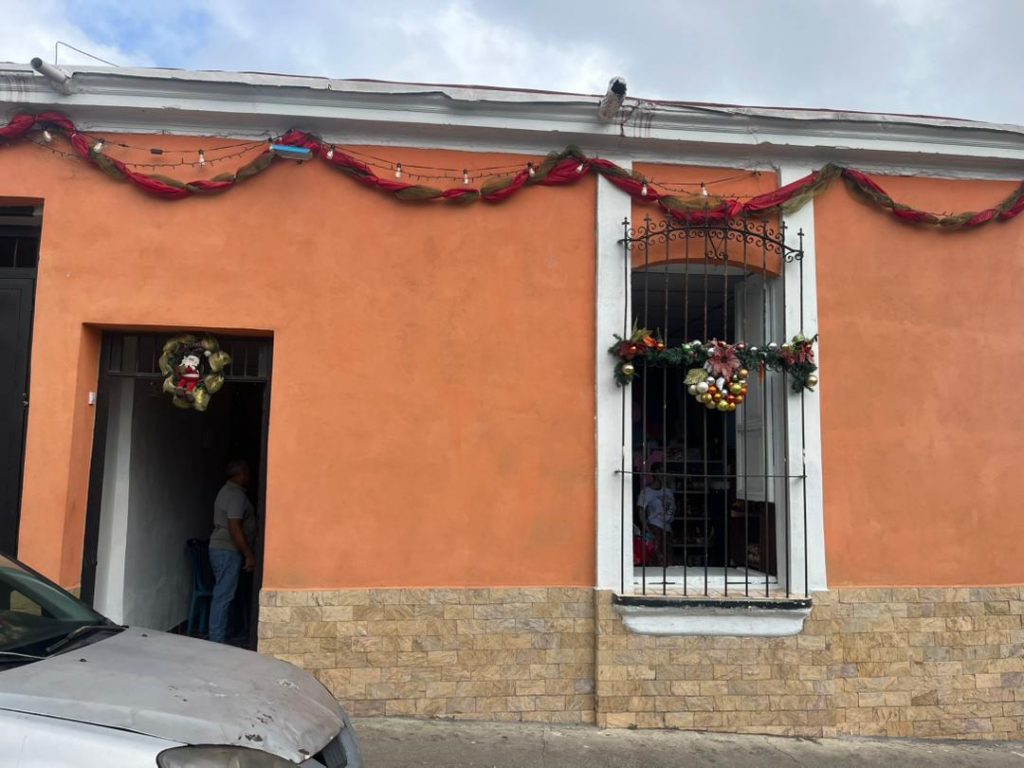 Benjamín le devuelve la vida a una casa colonial