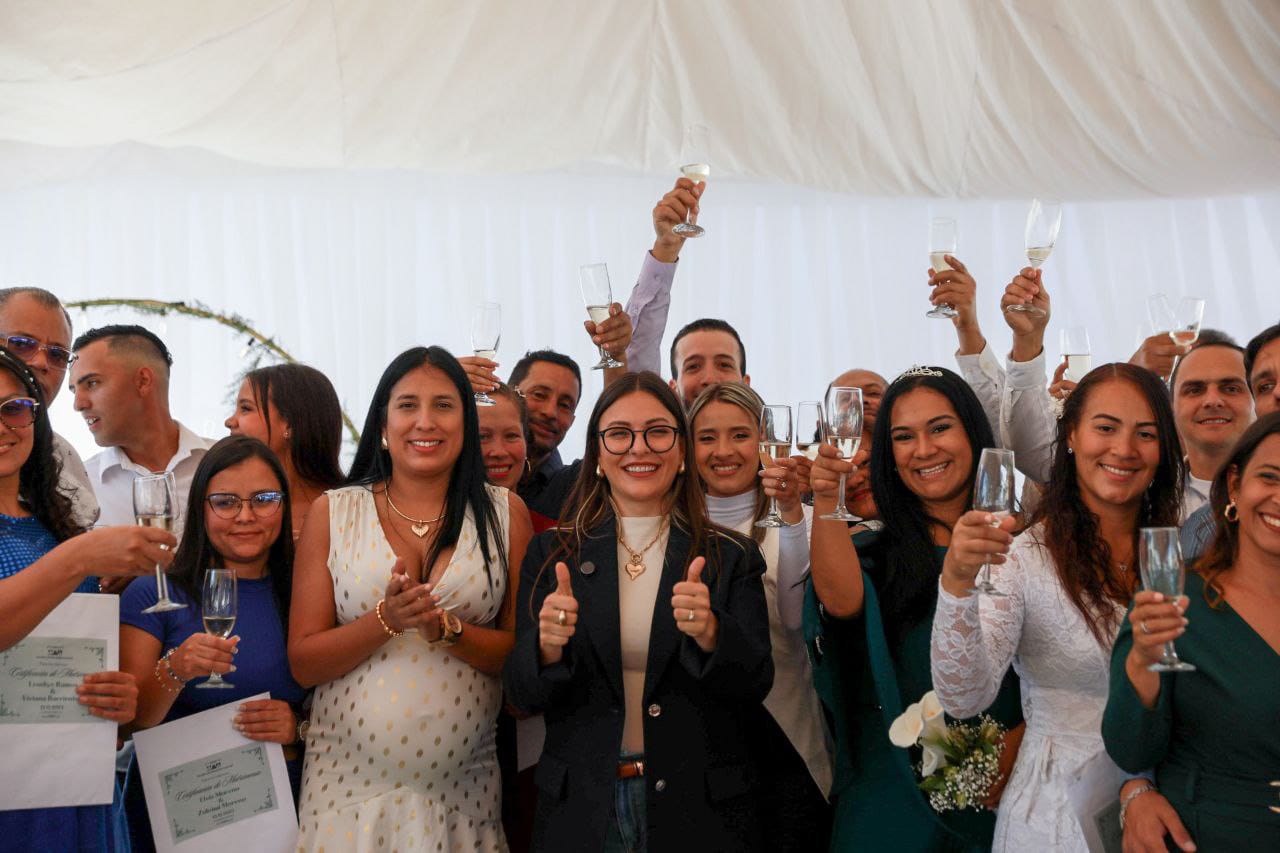 Carrizal celebró el primer matrimonio colectivo