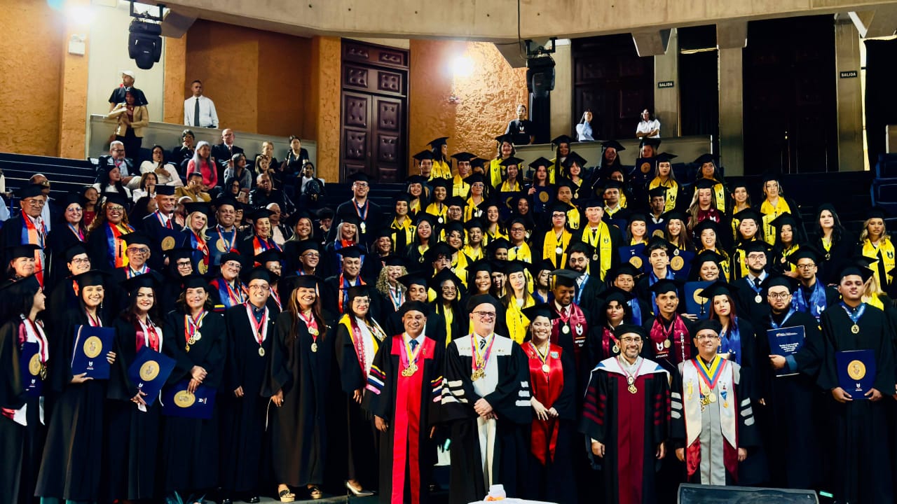 122 profesionales fueron graduados en la Uptamca