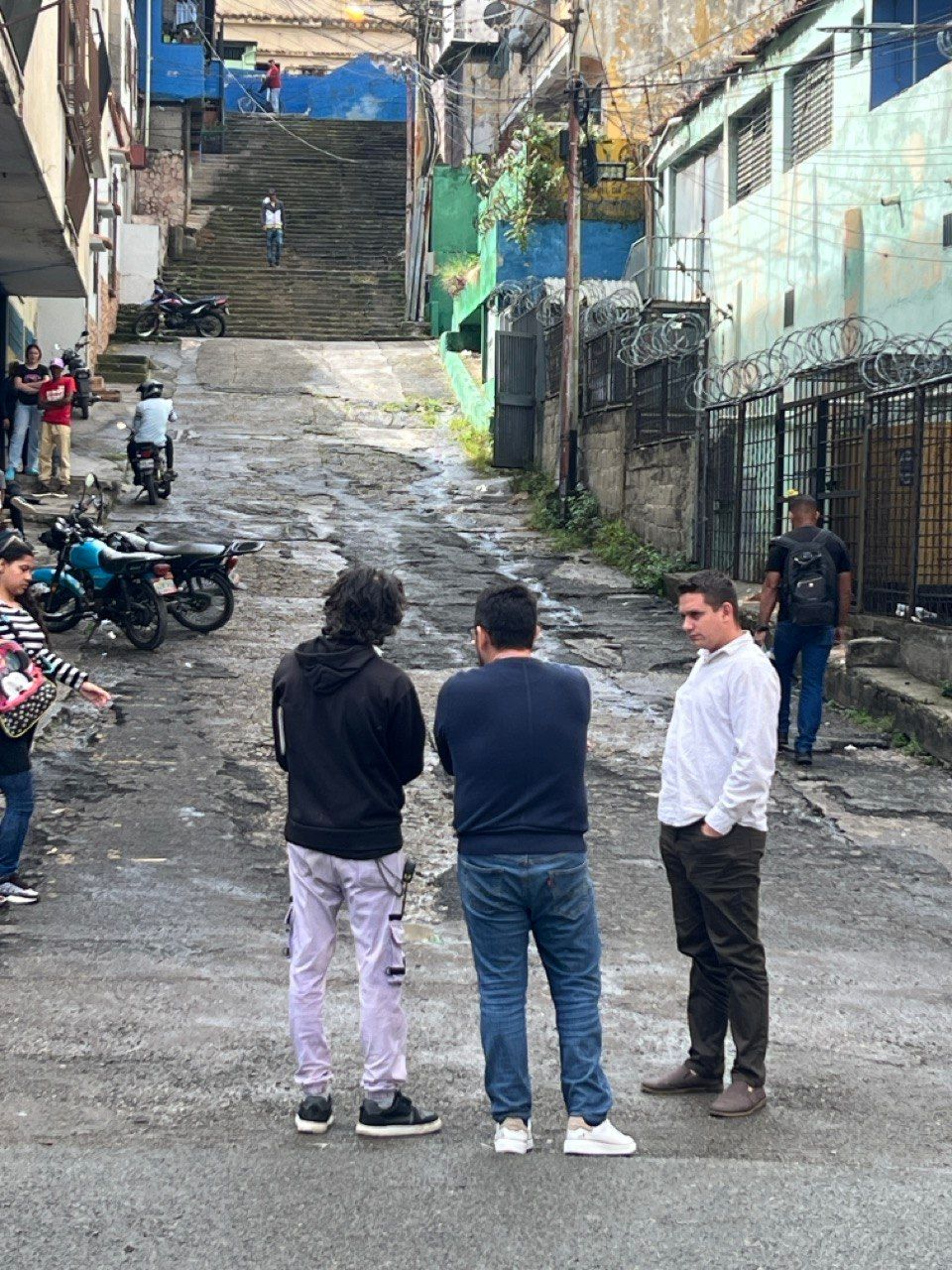 Piden arte y cámaras para escalinatas de Negro Primero