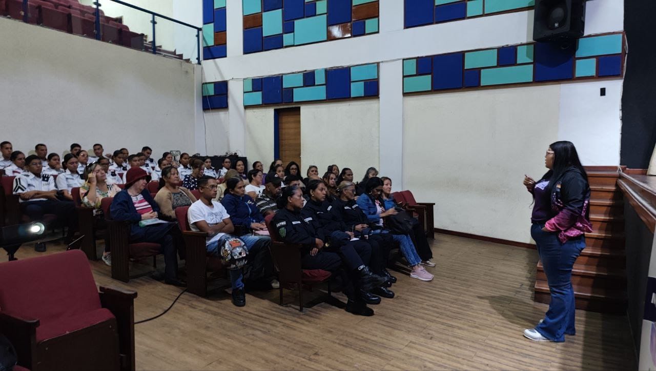 La ONU Mujeres dictó taller sobre la ciberviolencia