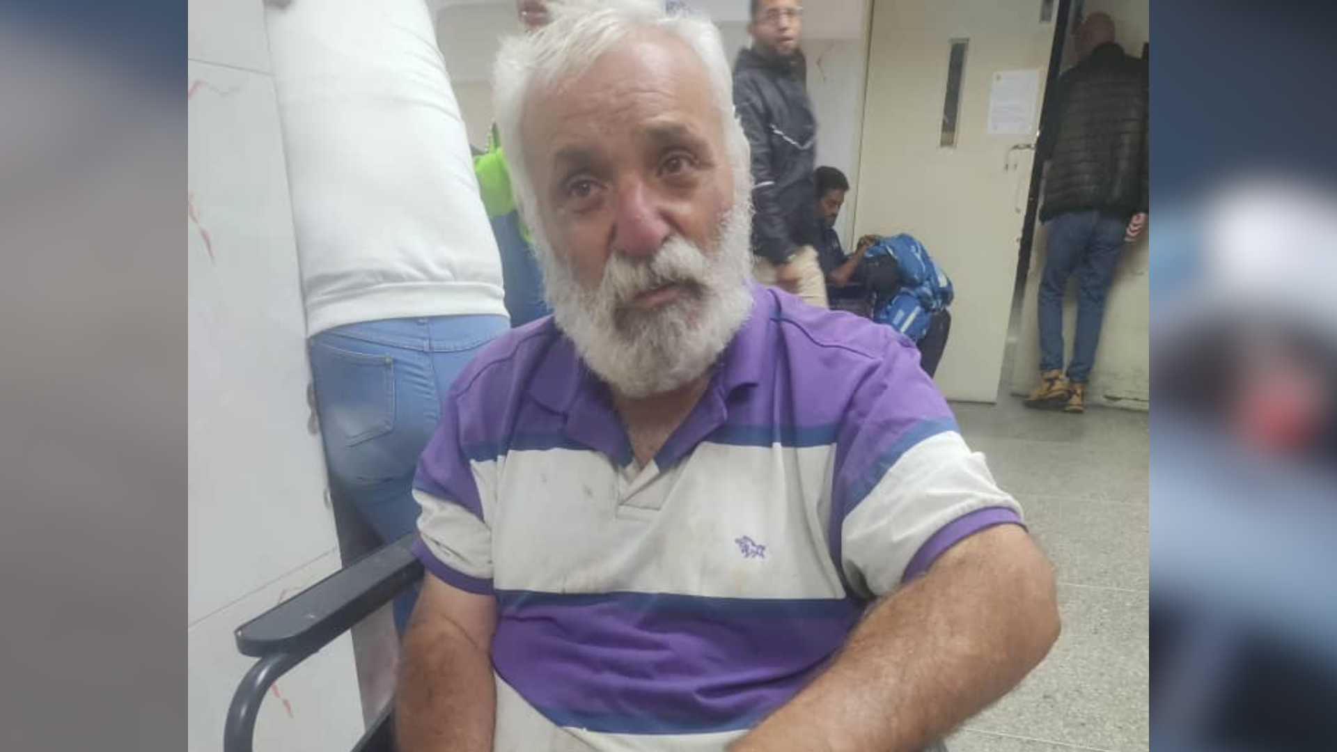 Hombre desorientado permanece afuera del Victorino