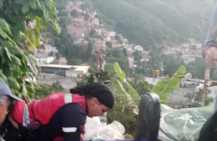 Rescatan a recién nacido hallado en un basurero