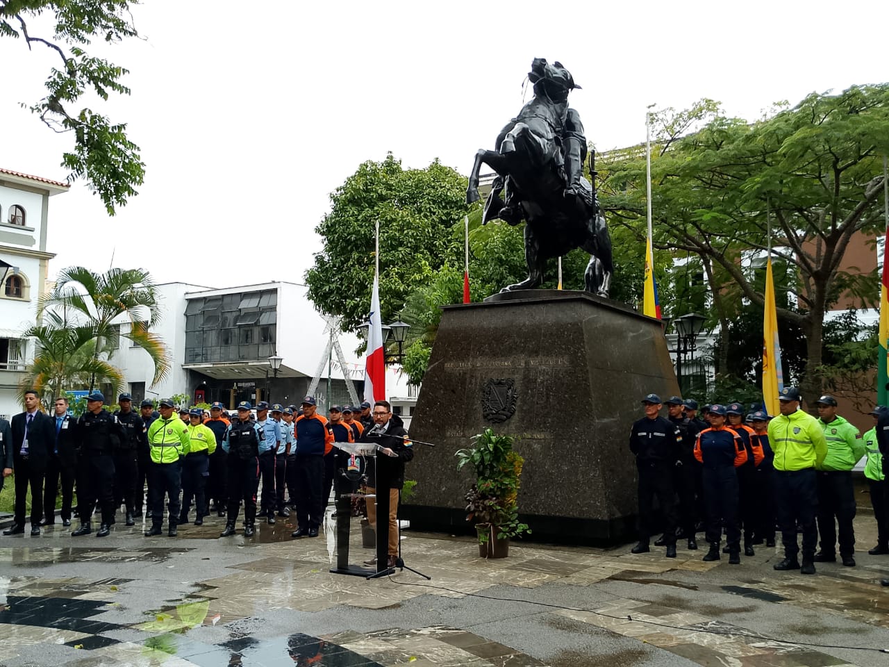 Autoridades de Guaicaipuro rechazan bloqueo anunciado por Trump