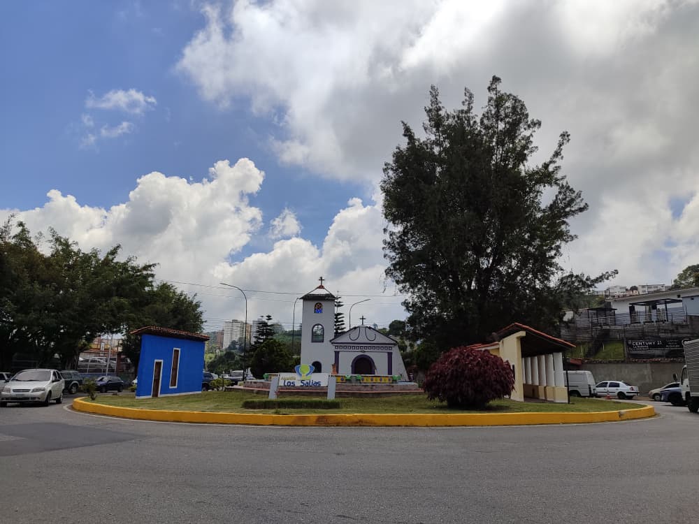 Salienses cumplen 40 horas sin electricidad