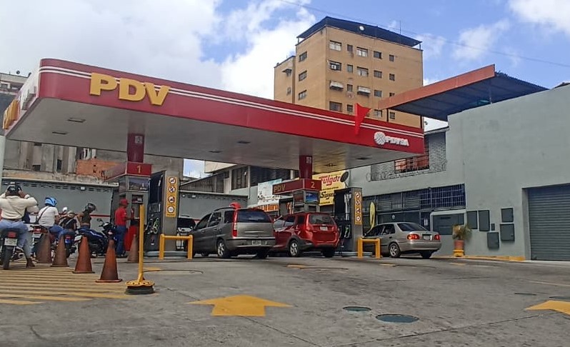 Reportan normalidad en bombas de Los Teques