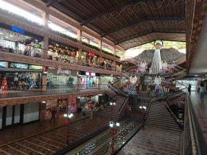 cascada con electricidad