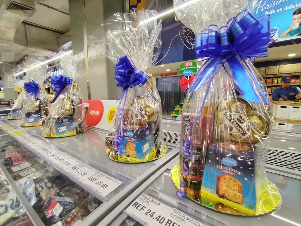 Comercios inician cuenta regresiva con exhibición de detalles